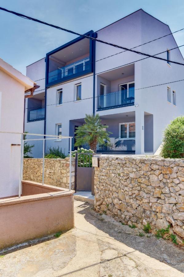 Apartments Hemetek Lussingrande Esterno foto