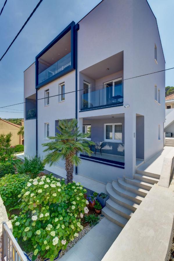 Apartments Hemetek Lussingrande Esterno foto